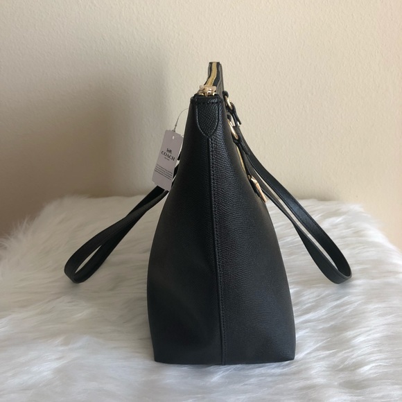 Coach - Picture 7 of 8